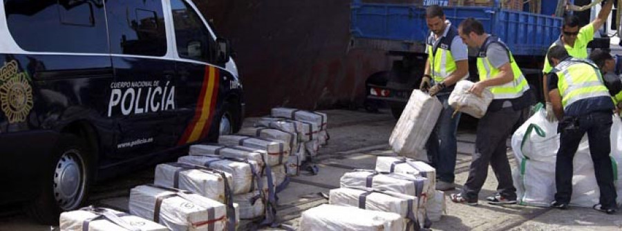 Detenidos cuatro gallegos implicados en un alijo de 3.000 kilos de cocaína