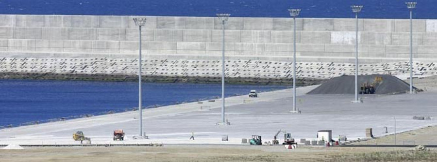 Punta Langosteira se estrenará el día 27 con la exportación de cementos