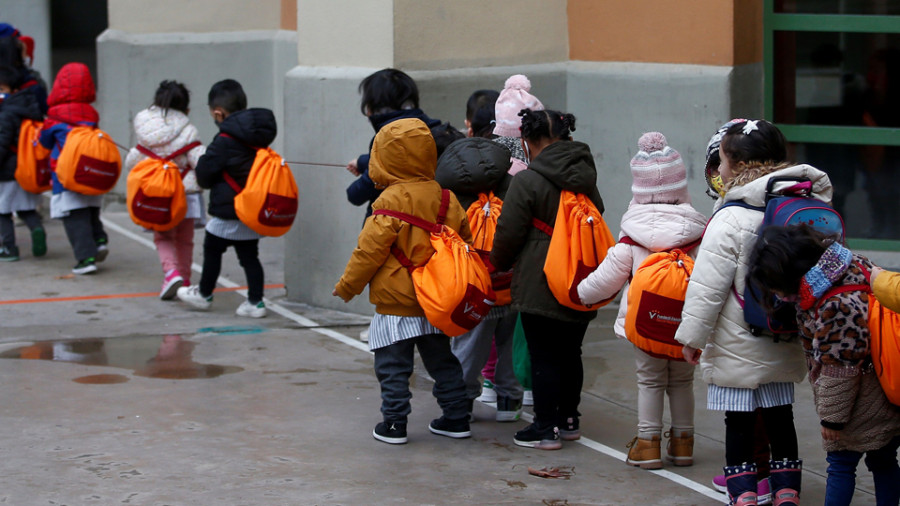 A este paso, los colegios cierran por falta de alumnos