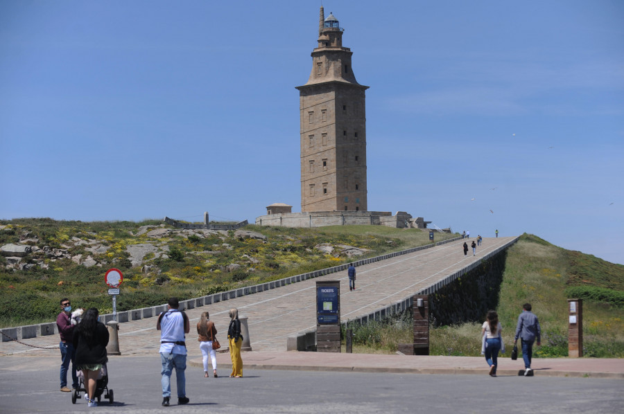 El área coruñesa supera a Santiago y ya es el tercer punto turístico gallego más importante