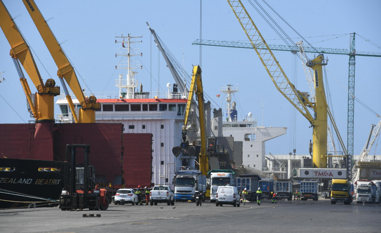 El Puerto y la UDC renuevan su colaboración para garantizar la operatividad en punta Langosteira