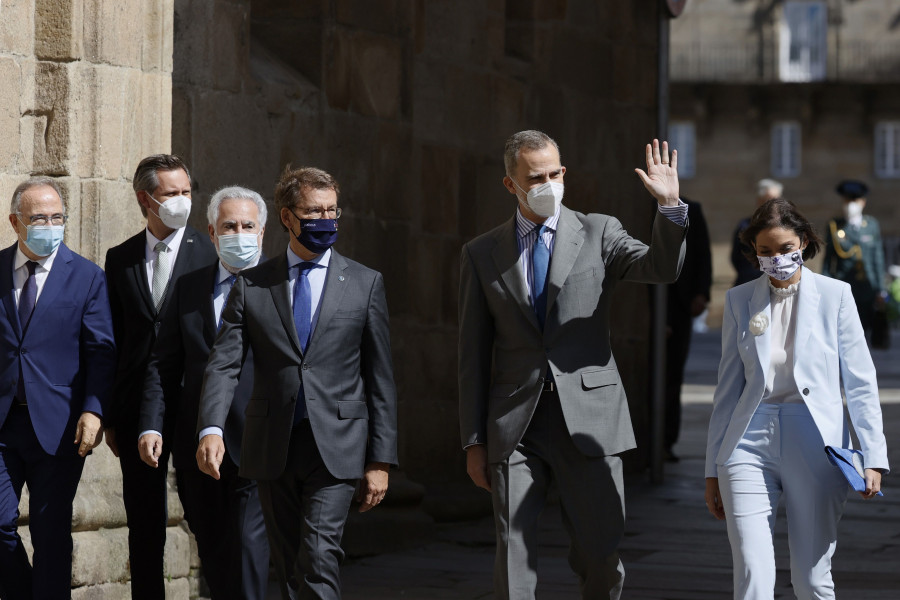 El rey reivindica la multicularidad del Camino y valora la "respuesta" del pueblo gallego ante el Covid