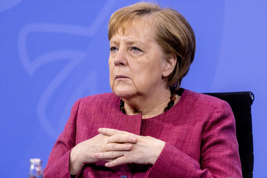 Merkel defiende la legislación que eliminará los productos plásticos desechables