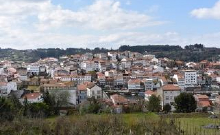 Un hombre dispara a otro con una pistola eléctrica en Betanzos tras discutir por los excrementos de un perro