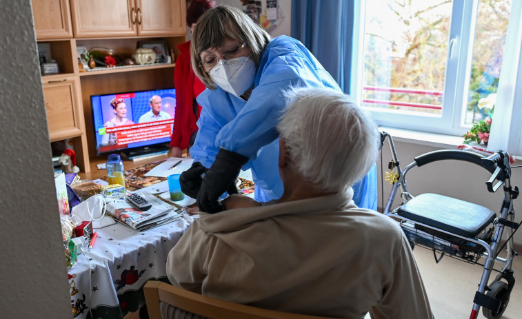 Cerca del 25% de la población de Alemania ha completado la pauta de vacunación contra el coronavirus