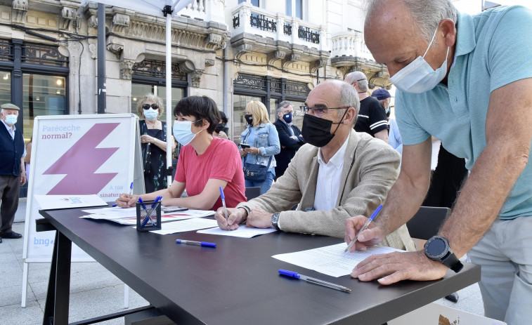 O BNG inicia na Coruña unha recollida de firmas contra a subida da luz