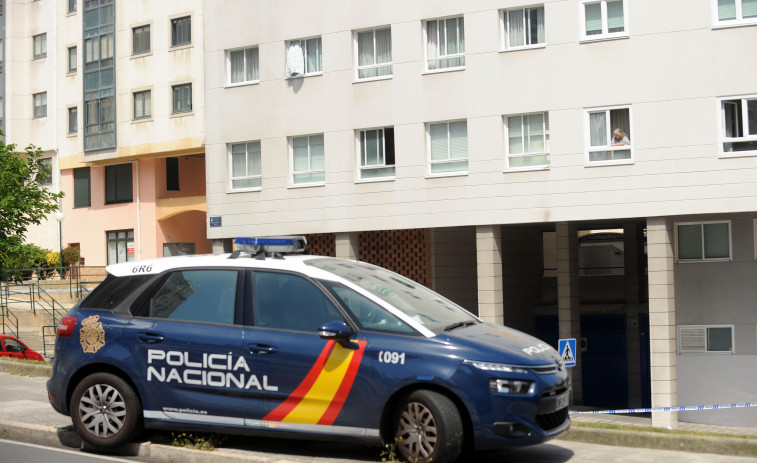 Detenido en A Coruña un hombre que robaba joyas a mujeres mayores por el método del tirón