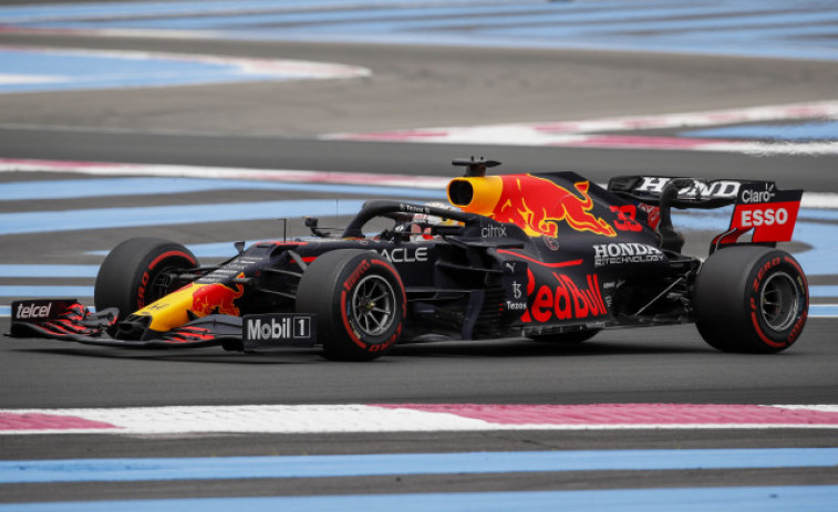 Verstappen bate a Mercedes con la pole y Sainz arrancará quinto