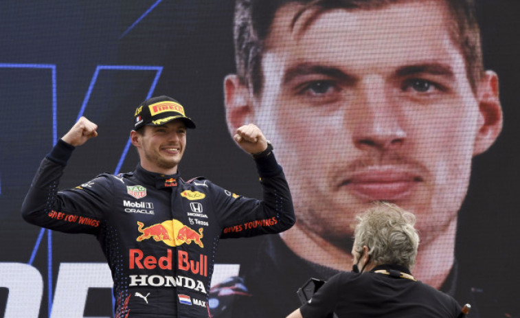 Verstappen y la estrategia tumban a Hamilton