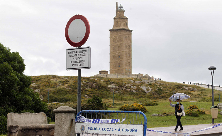 La alerta amarilla por vientos obliga a cerrar la Torre de Hércules y el CIAV este domingo