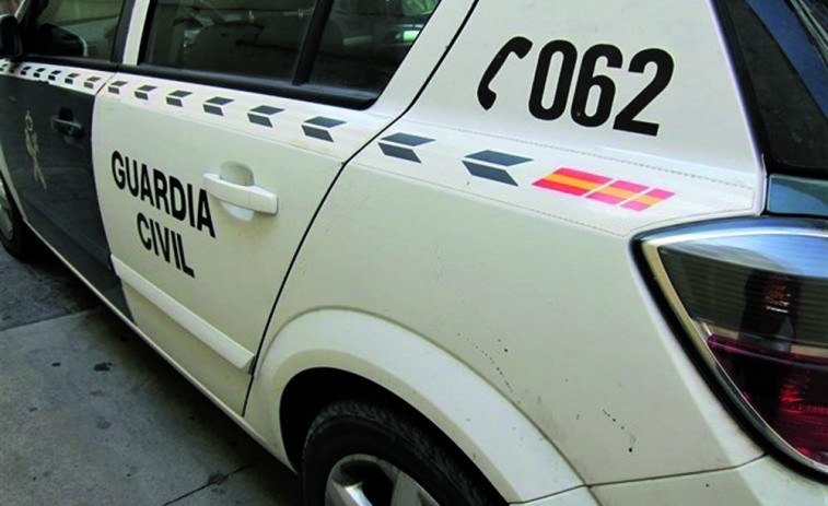 Detenidos en Cambre dos vecinos de A Coruña acusados de venta de drogas y varios hurtos