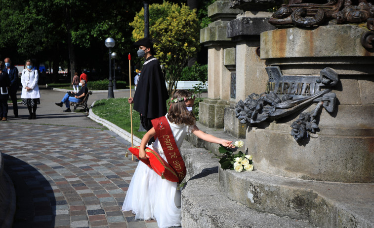 Homenaje a la mujer coruñesa en los jardines de Méndez Núñez