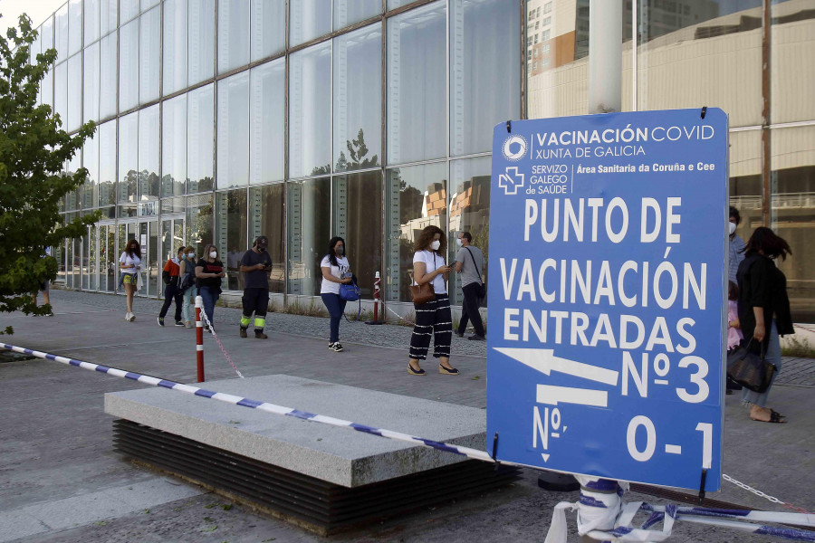 Intensa actividad de vacunación en el festivo de San Juan en ExpoCoruña