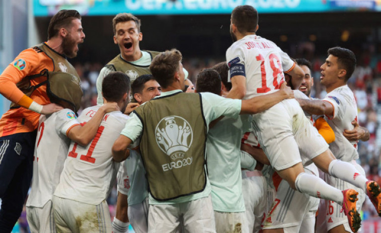 Morata y Oyarzábal meten a España en cuartos con dos goles en la prórroga