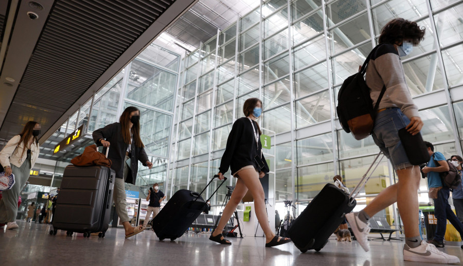 Muere un pasajero británico en un vuelo que aterrizó de emergencia en Santiago