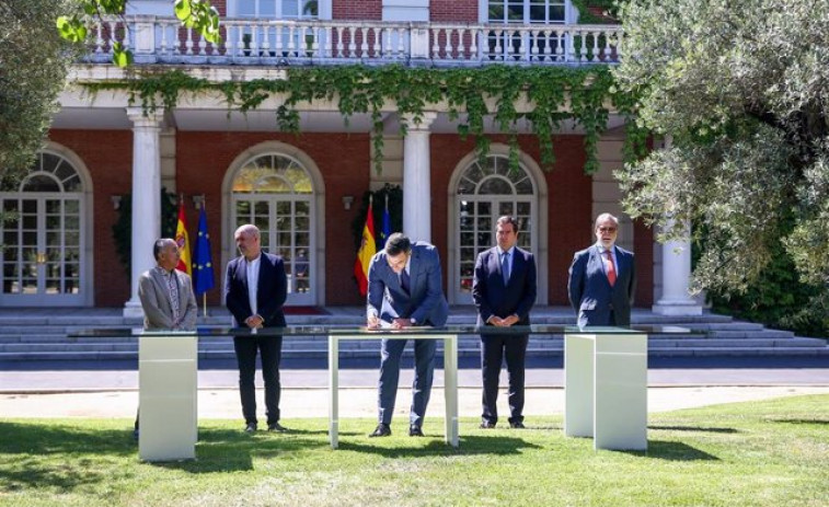 Gobierno y agentes sociales firman el acuerdo de pensiones que garantizará la revalorización conforme el IPC