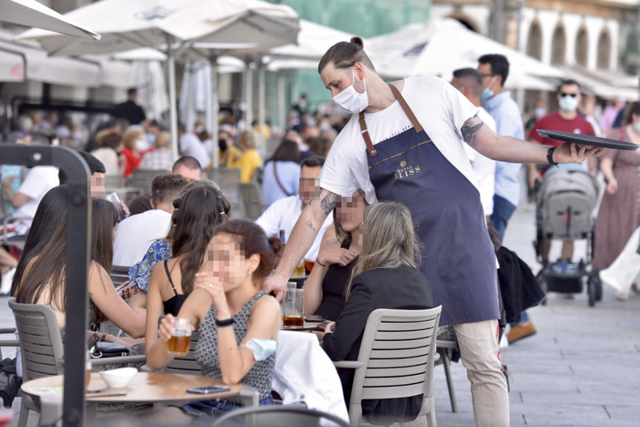 Más de medio millar de vecinos de A Coruña hallaron un empleo en el mes de junio