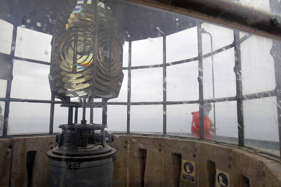 El farol de la Torre de Hércules desvela sus secretos para guiar el turismo de la ciudad