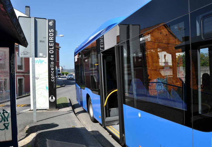 La Xunta lanza más de 50 nuevas frecuencias semanales de bus a las playas de Oleiros