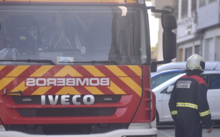 Los Bomberos y el 091 acuden a As Conchiñas por una posible  fuga de gas en un portal