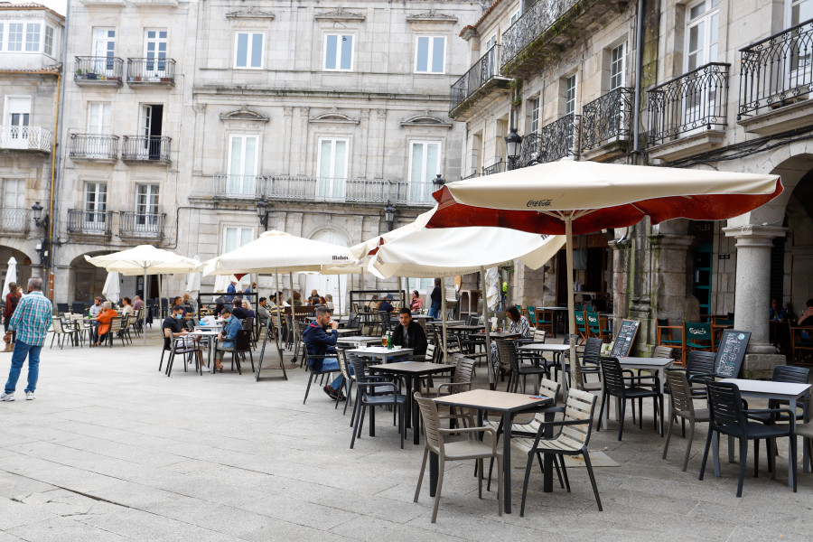 Los contagios Covid se disparan a 244, los ingresados suben a 61 y los casos activos aumentan a 2.466 en Galicia