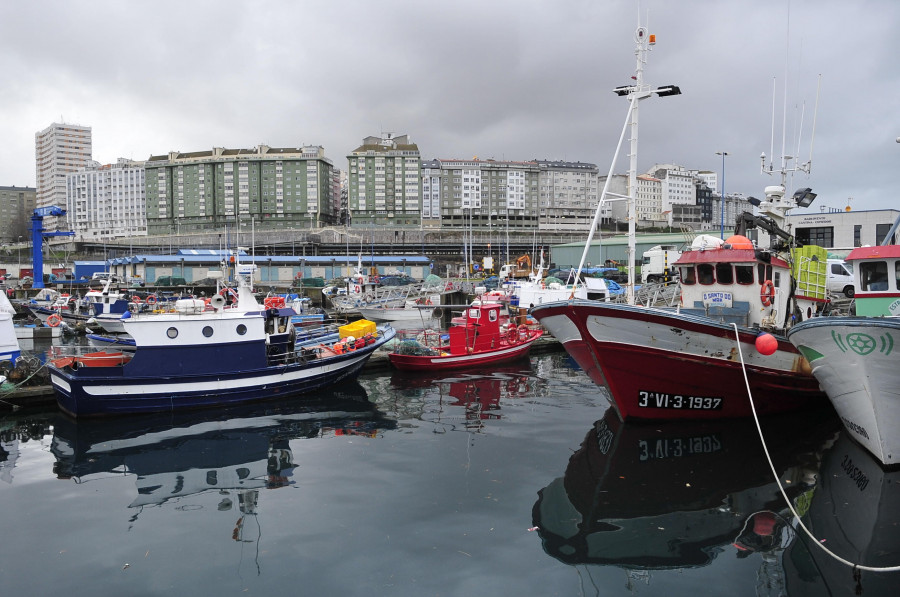 Evacuado un operario tras cortarse en un brazo con una máquina de hielo en un barco en A Coruña