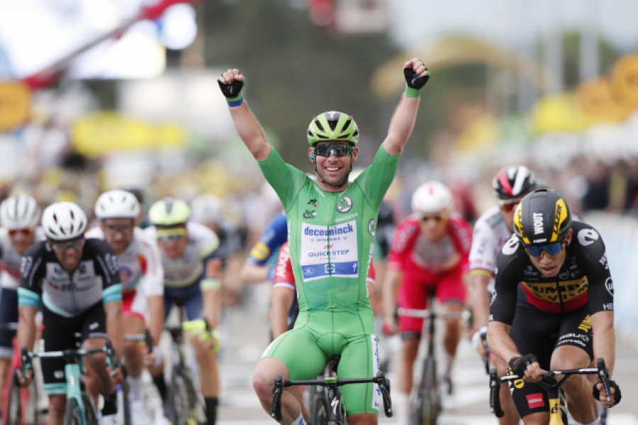 Cavendish gana y se pone a un triunfo del récord de Merckx