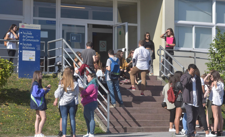 Cuatro dobles grados de la USC encabezan las notas de corte en Galicia, con más de 20 carreras por encima del 12