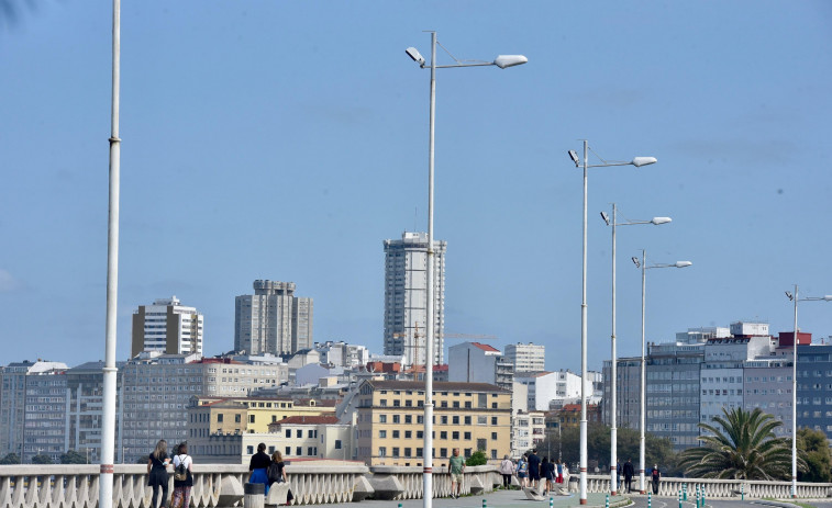 El Ayuntamiento cambiará más de 300 farolas para reducir un 75% el consumo