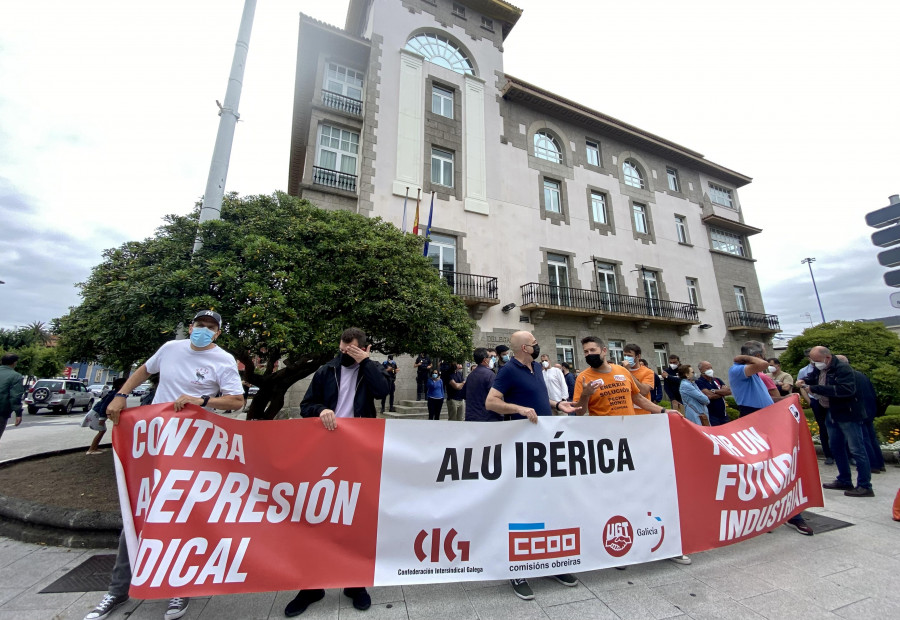 Trabajadores de Alu Ibérica piden certeza para su futuro