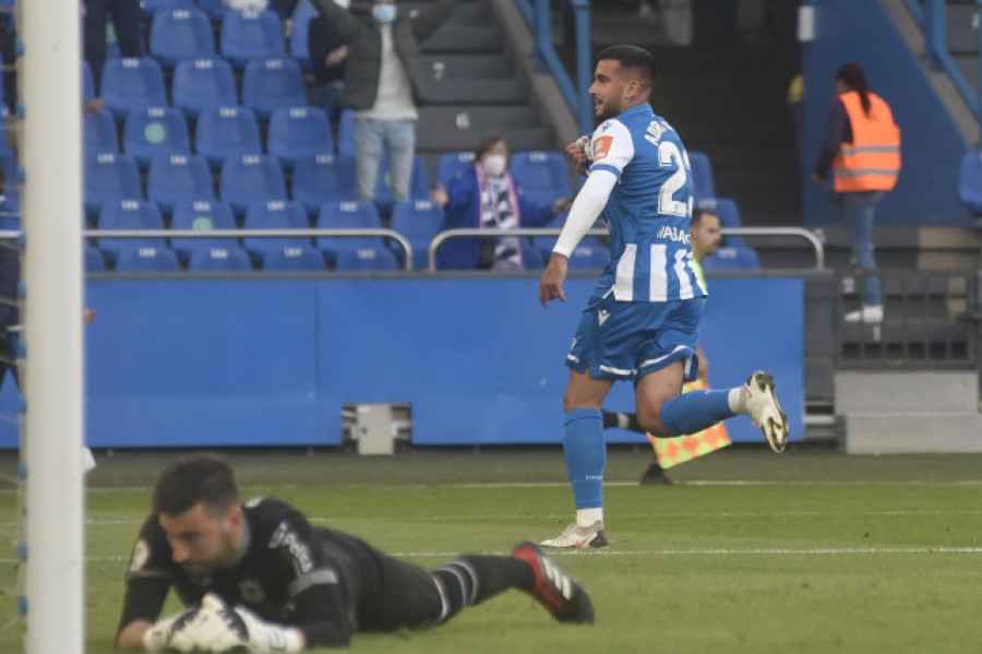 El punta Adri Castro se marcha cedido al CD Arenteiro