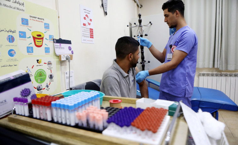 Estudian una posible caída de la efectividad de la vacuna con datos obtenidos en Israel
