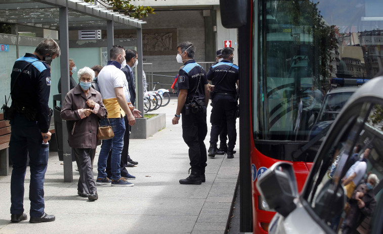 La Policía Local desaloja un bus tras una pelea en el interior