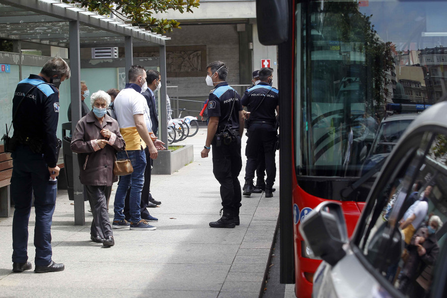 La Policía Local desaloja un bus tras una pelea en el interior