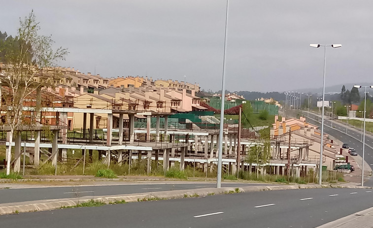 Las cinco parcelas  de Costa Miño pasan a ser oficialmente propiedad municipal
