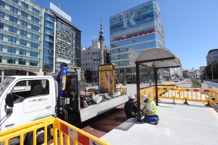 La nueva parada de bus urbano del Obelisco ya cuenta con su propia marquesina