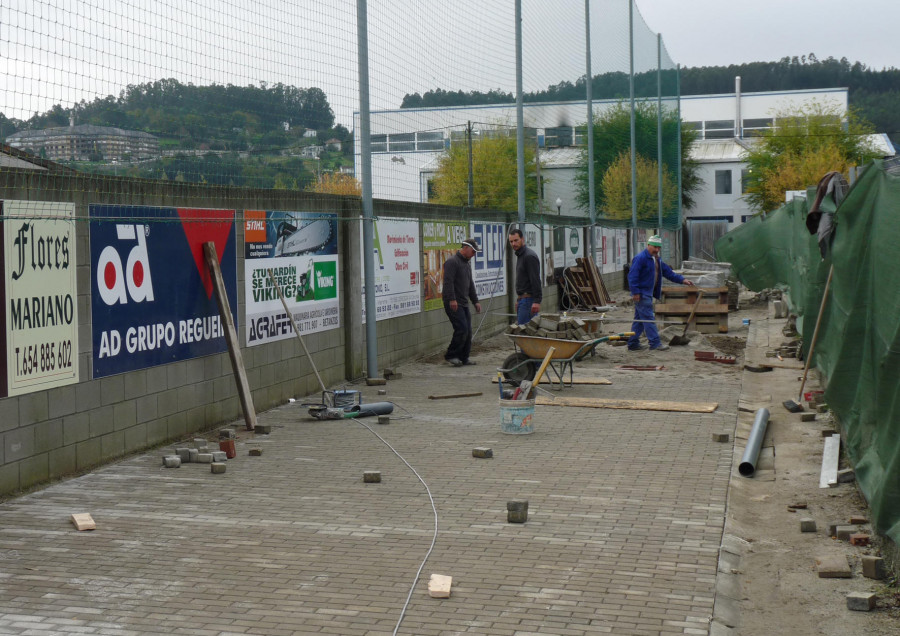 Betanzos renovará el campo de hierba  artificial con un césped de última generación