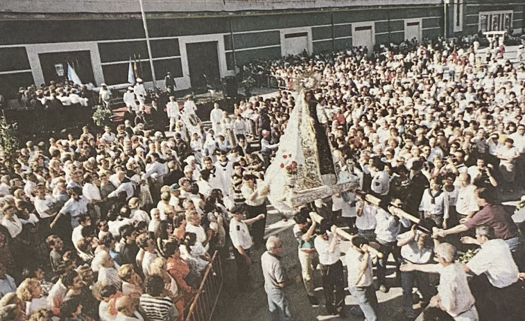 Hace 25 años: Los marineros pasean a su patrona y García Seoane acusa a Vázquez de impedir su indulto