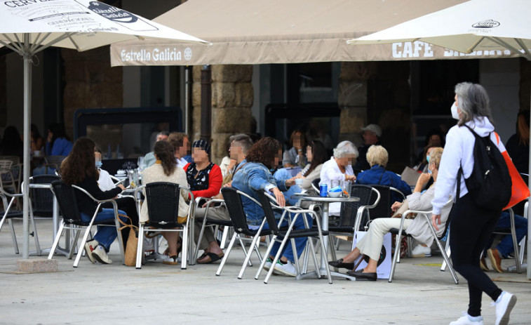 A Coruña pasa al nivel medio y su hostelería vuelve a un aforo del 50%