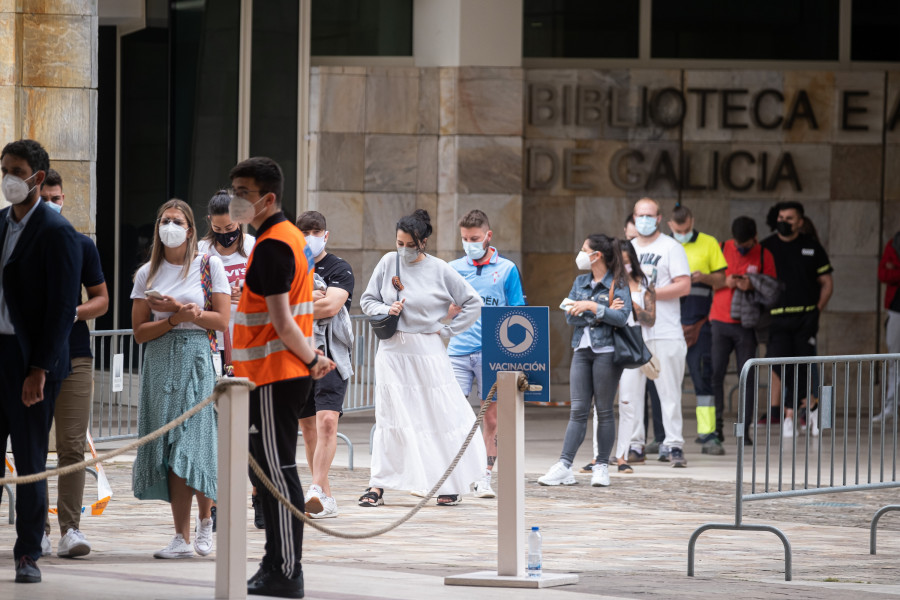 Récord de contagios de covid en la quinta ola en Galicia, que supera ya los 15.000 casos activos