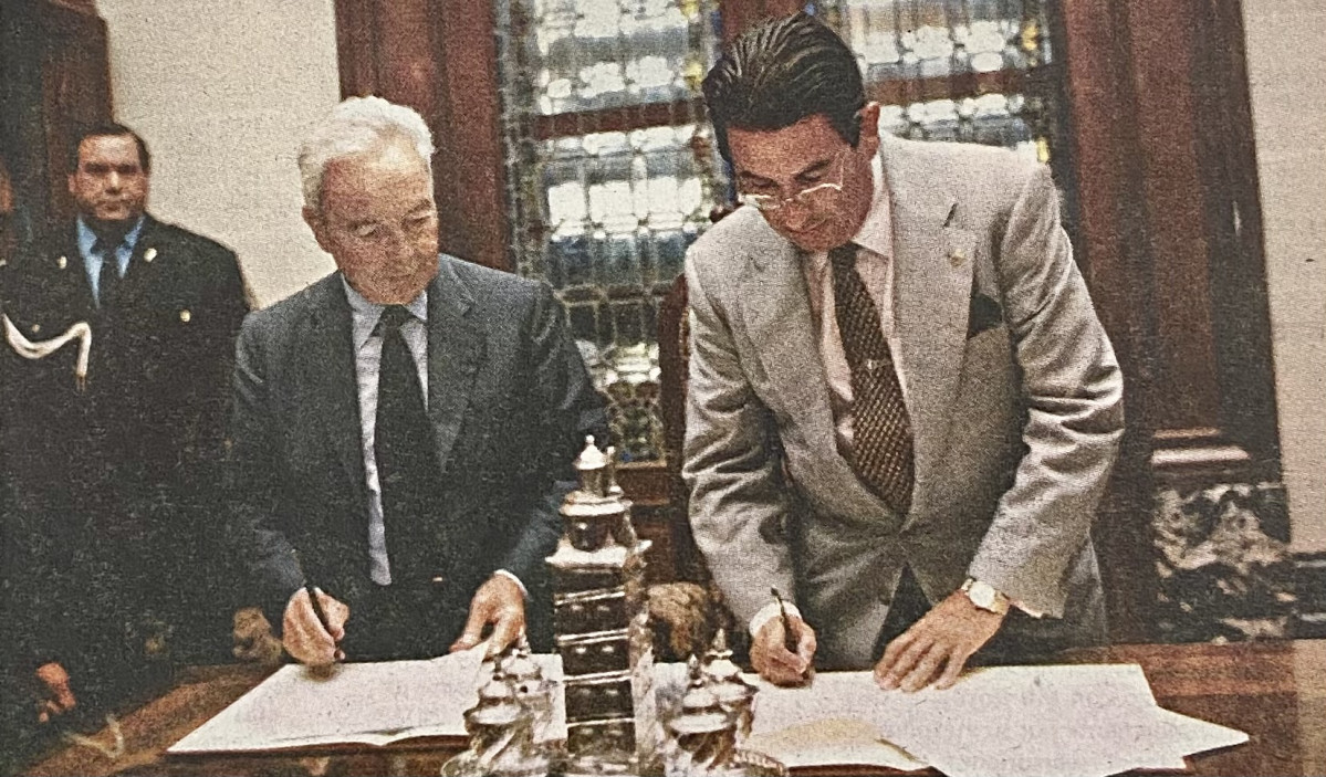 Francisco Vázquez y el presidente de Enagas, Pedro Durán 1996