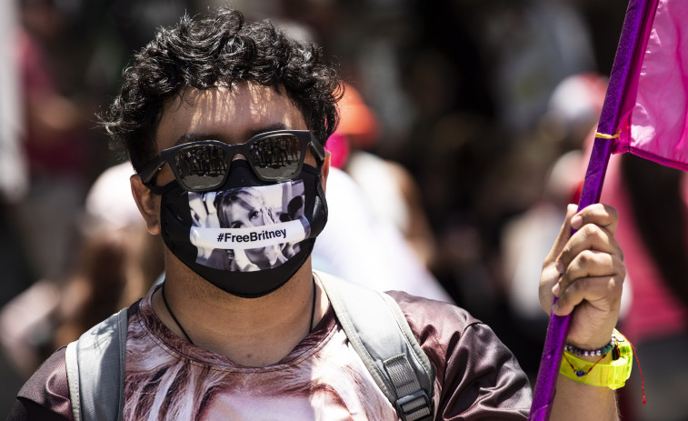 Estados Unidos pide a los vacunados que vuelvan a llevar mascarilla en interiores