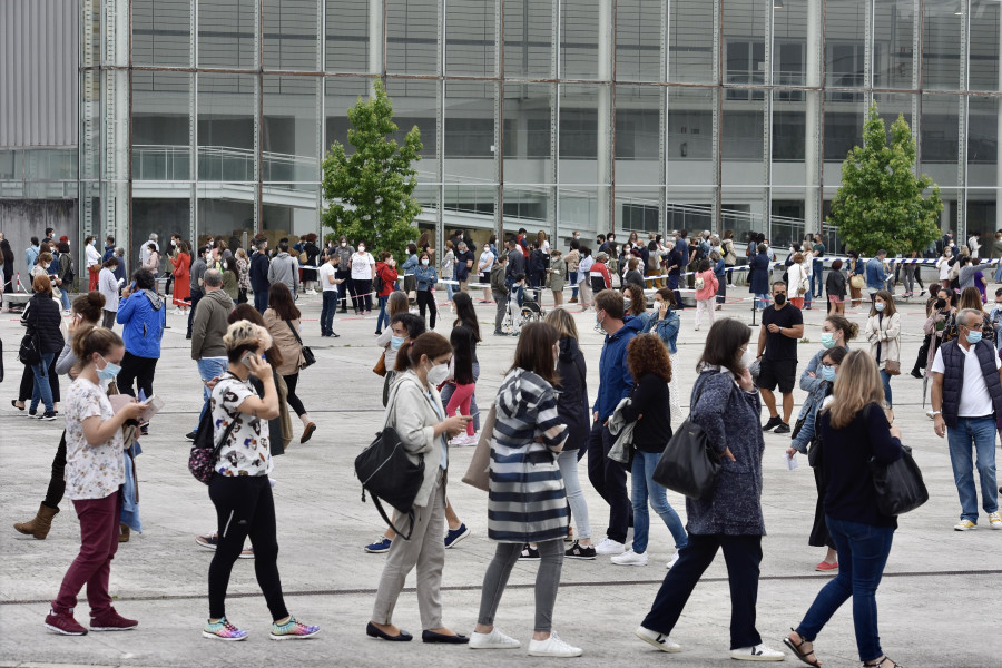 Galicia abrirá próxima semana repesca para vacunar a personas de 30 a 39 y más autocitas para jóvenes de 16 a 19