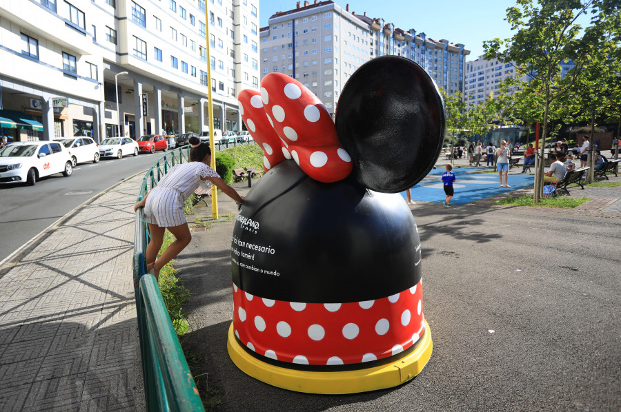 Los personajes de Disney  se reciclan en iglús para apoyar la recogida de vidrio