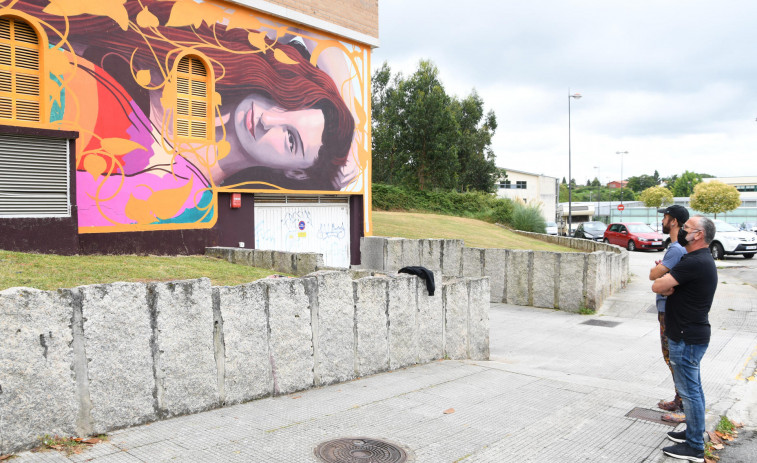 Cambre luce cuatro nuevos murales gracias al festival Cromático