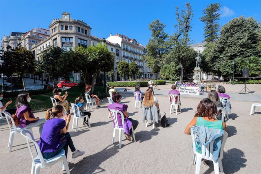 La concentración feminista de este sábado en Vigo pide "continuar la lucha en las calles", pese a la baja asistencia