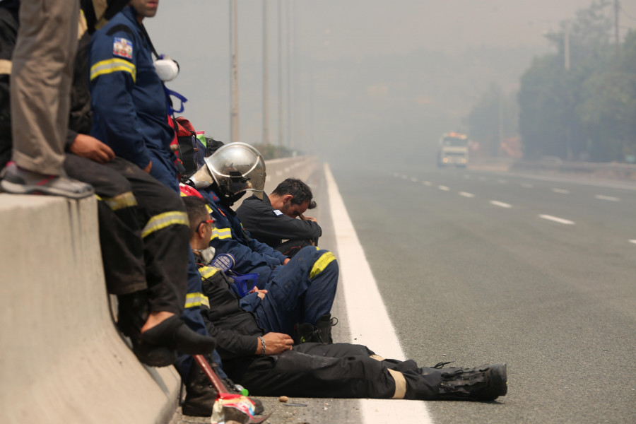 Grecia registra el primer muerto por los graves incendios que arrasan el país