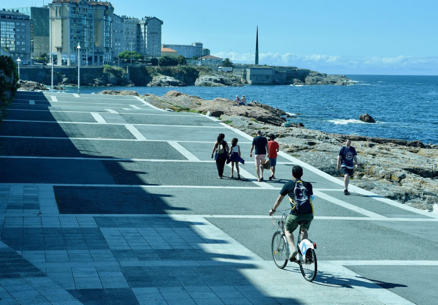 El carril bici del Paseo Marítimo se completará  por detrás de las Esclavas