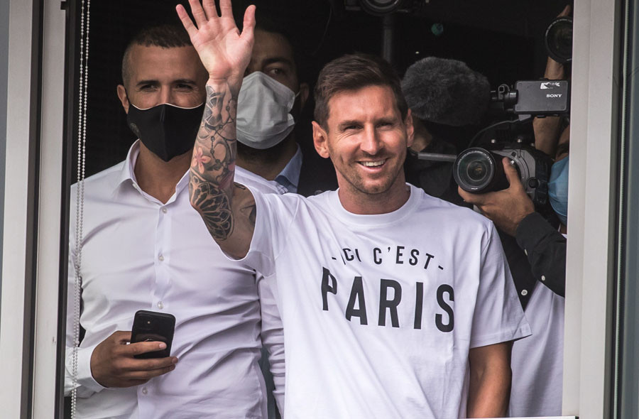 Messi ya está en  París y Florentino  se frota las manos