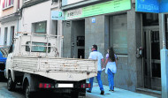 El barrio de Os Mallos soporta un nuevo tipo de ocupación: la de los bajos comerciales